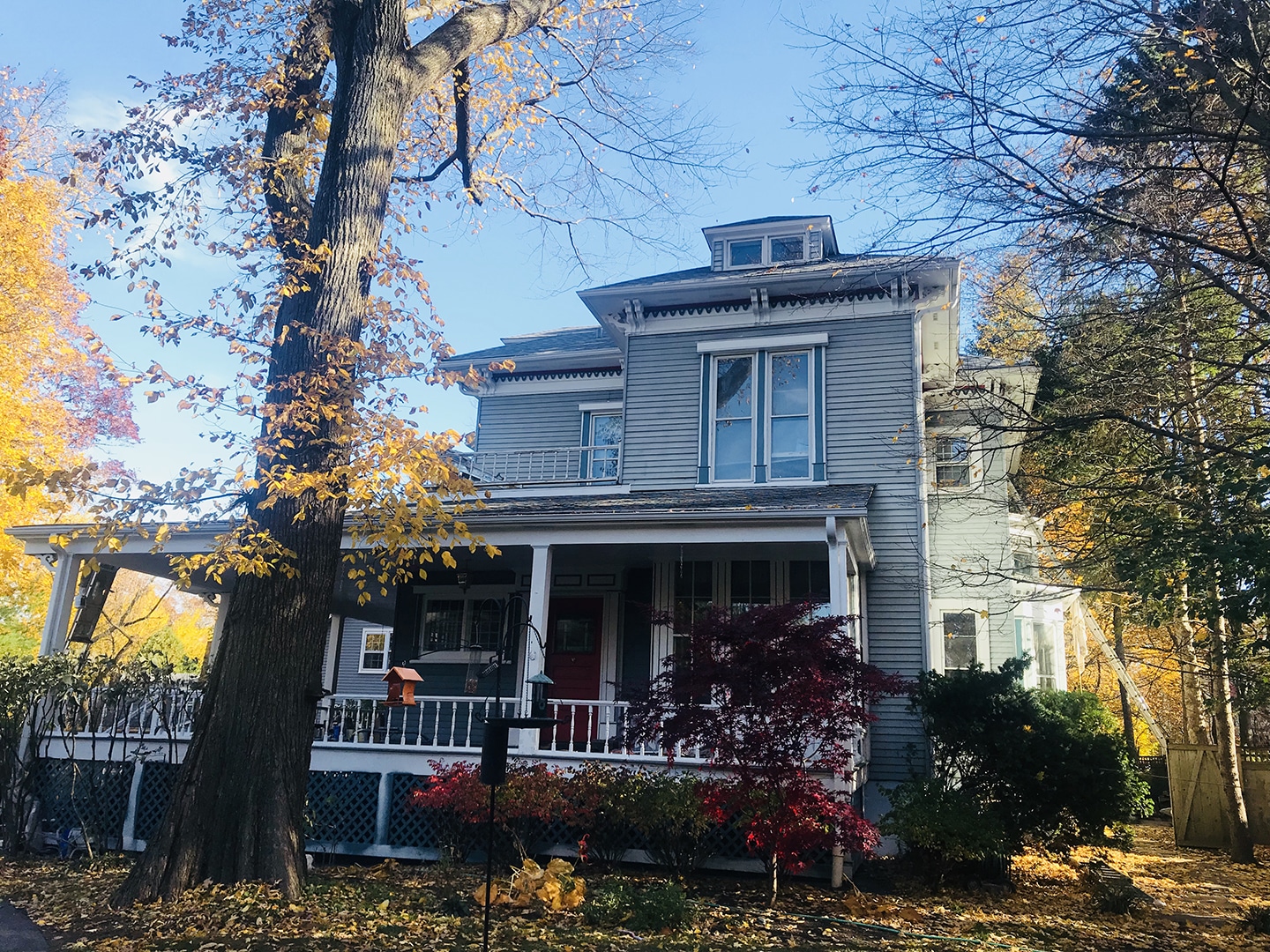 Front picture of a house in autumn